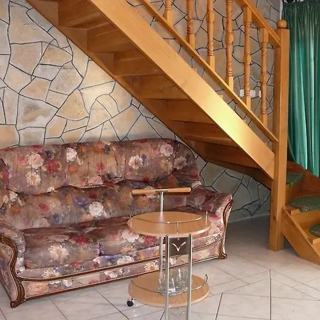 Apartment Balatonkeresztur 5 아파트