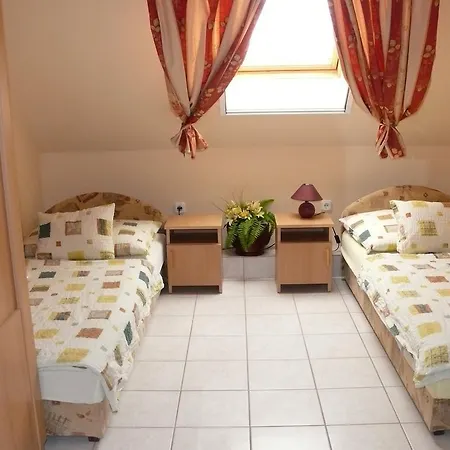Apartment Balatonkeresztur 5 * Balatonmáriafürdő