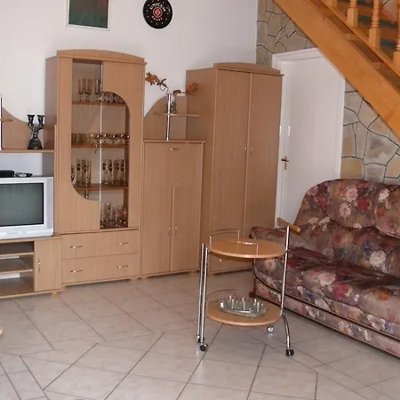 Apartment Balatonkeresztur 5 *