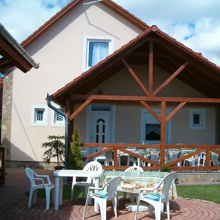 Apartment Balatonkeresztur 5 아파트