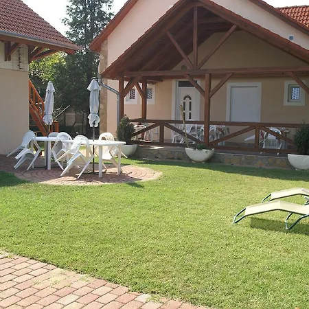 Apartment Balatonkeresztur 5 * Balatonmáriafürdő