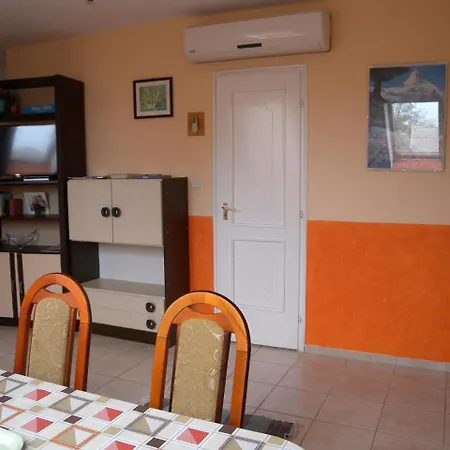 Apartment Balatonkeresztur 5 아파트