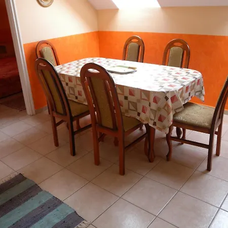 Apartment Balatonkeresztur 5 아파트