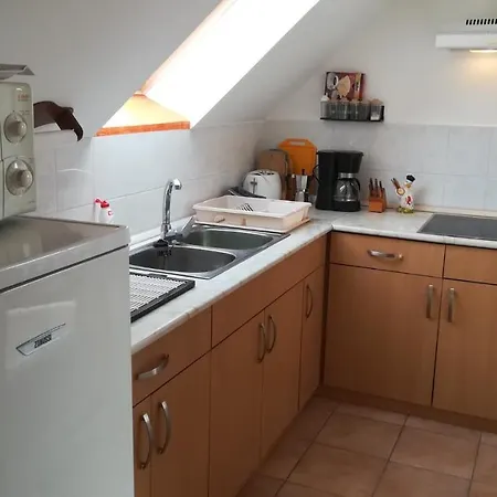 Apartment Balatonkeresztur 5 *