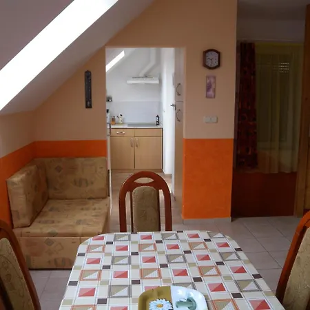 Apartment Balatonkeresztur 5 * Balatonmáriafürdő