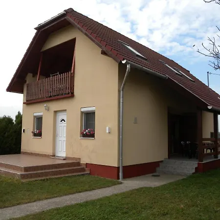 Apartment Balatonkeresztur 5